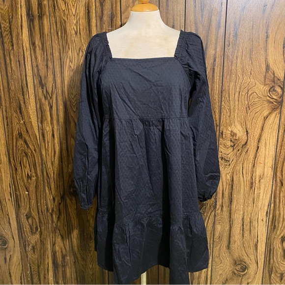 Universal Thread Black Balloon Long Sleeve Shift Dress - Picture 2 of 10